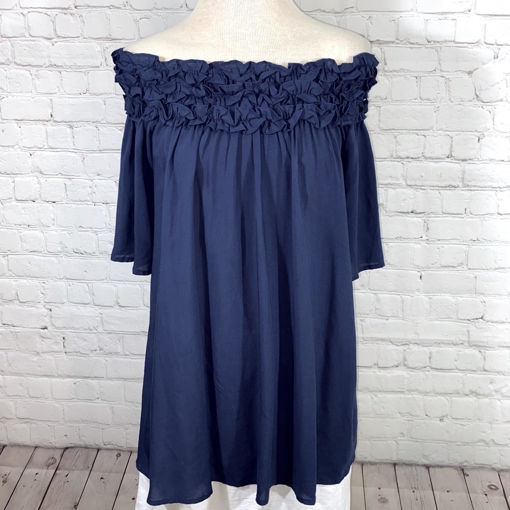 New With Tags She + Sky Off The Shoulder Top Size Medium